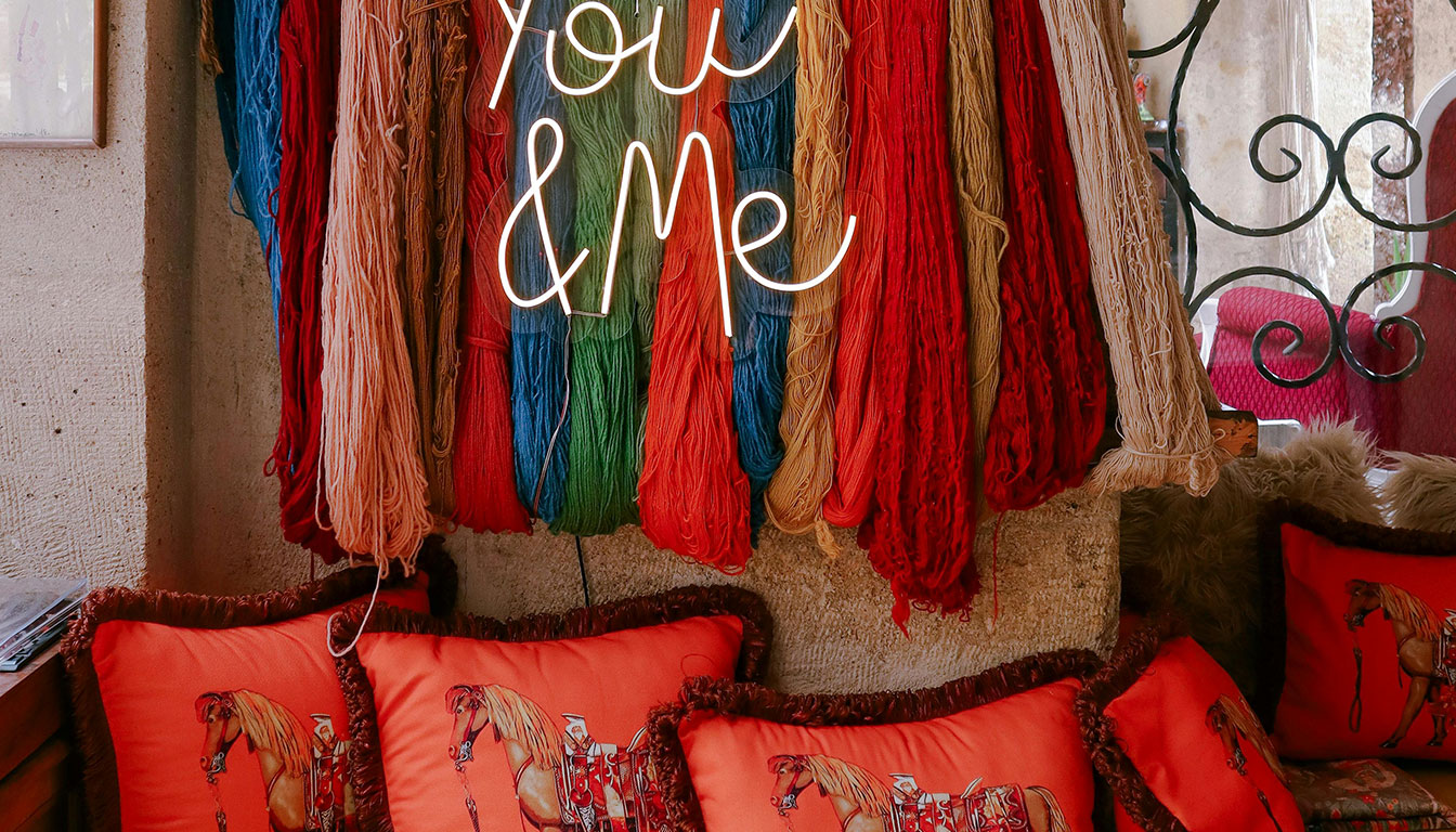 Seasonal Swaps: Refreshing Your Decor with Pillows